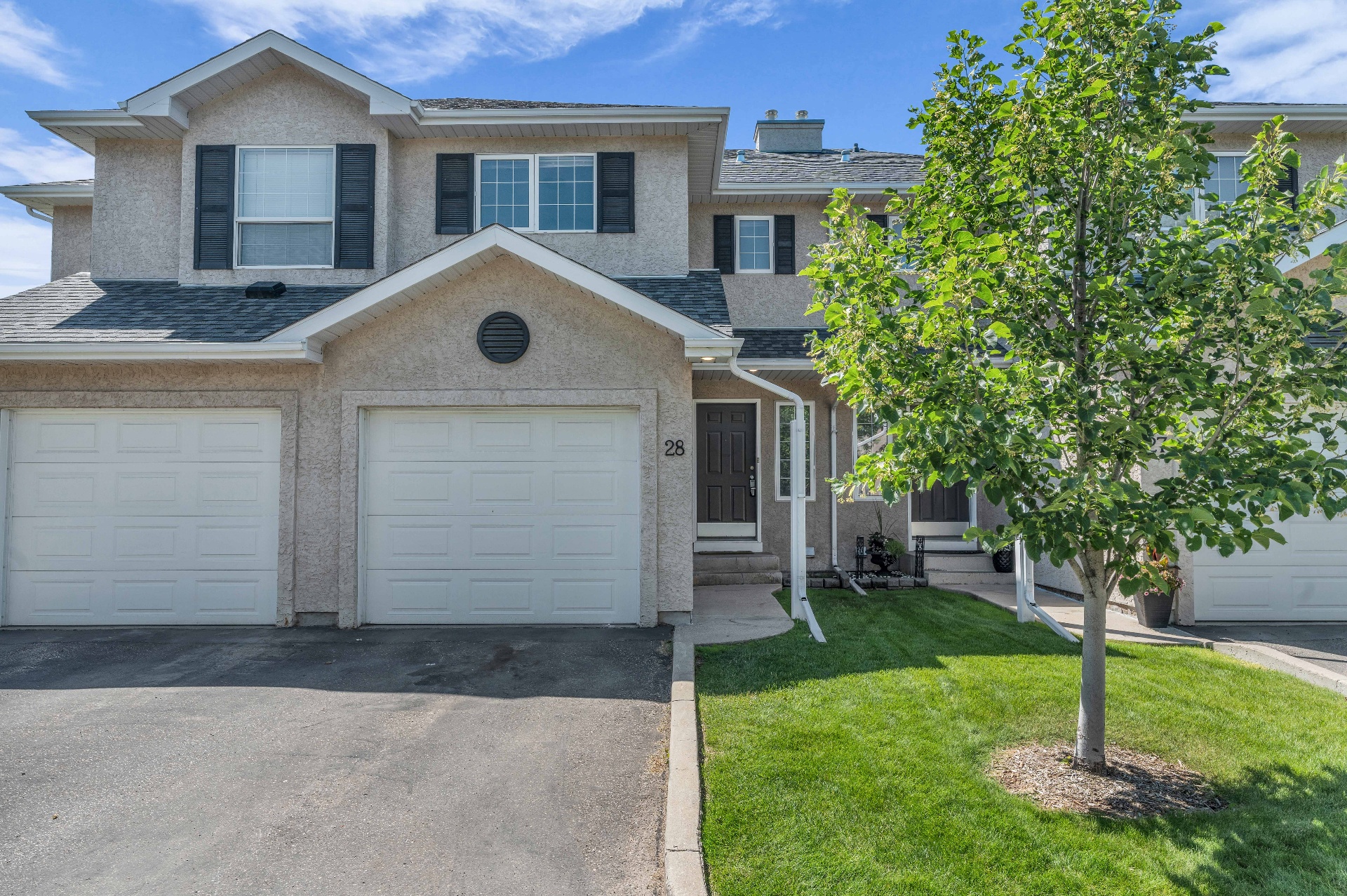 Briarwood 联排出售 · 127 Banyan Crescent #28——林与唐地产